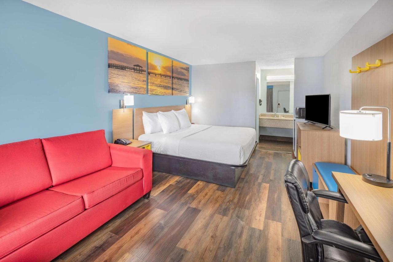 Days Inn By Wyndham Pensacola I-10 Ferry Pass Екстер'єр фото