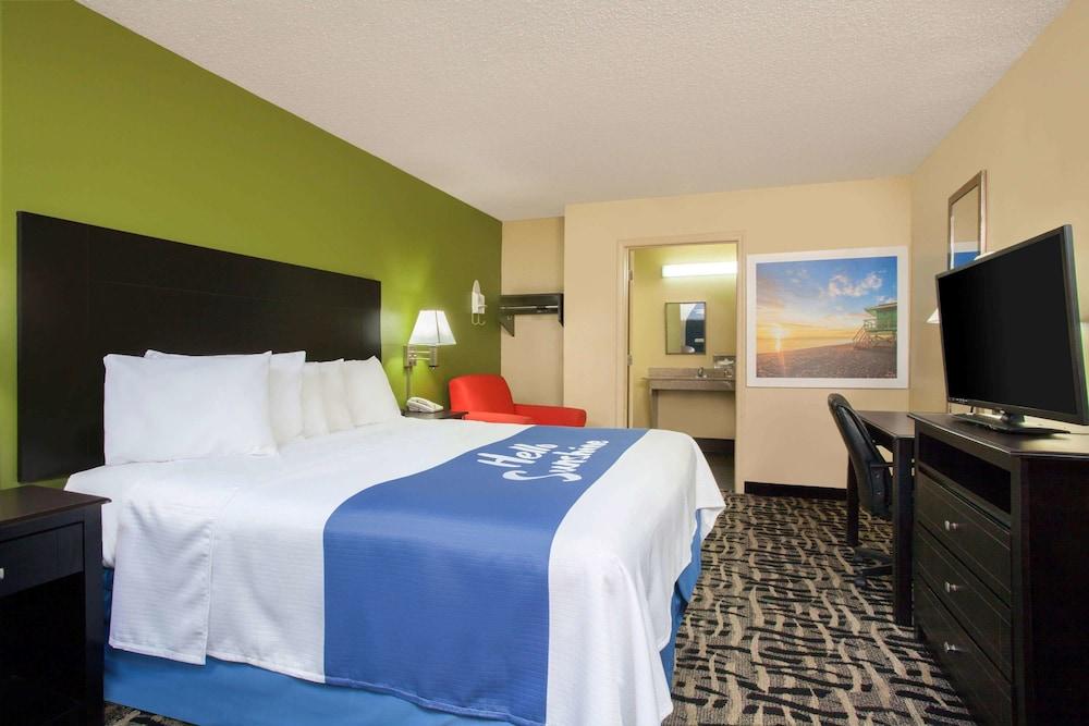 Days Inn By Wyndham Pensacola I-10 Ferry Pass Екстер'єр фото
