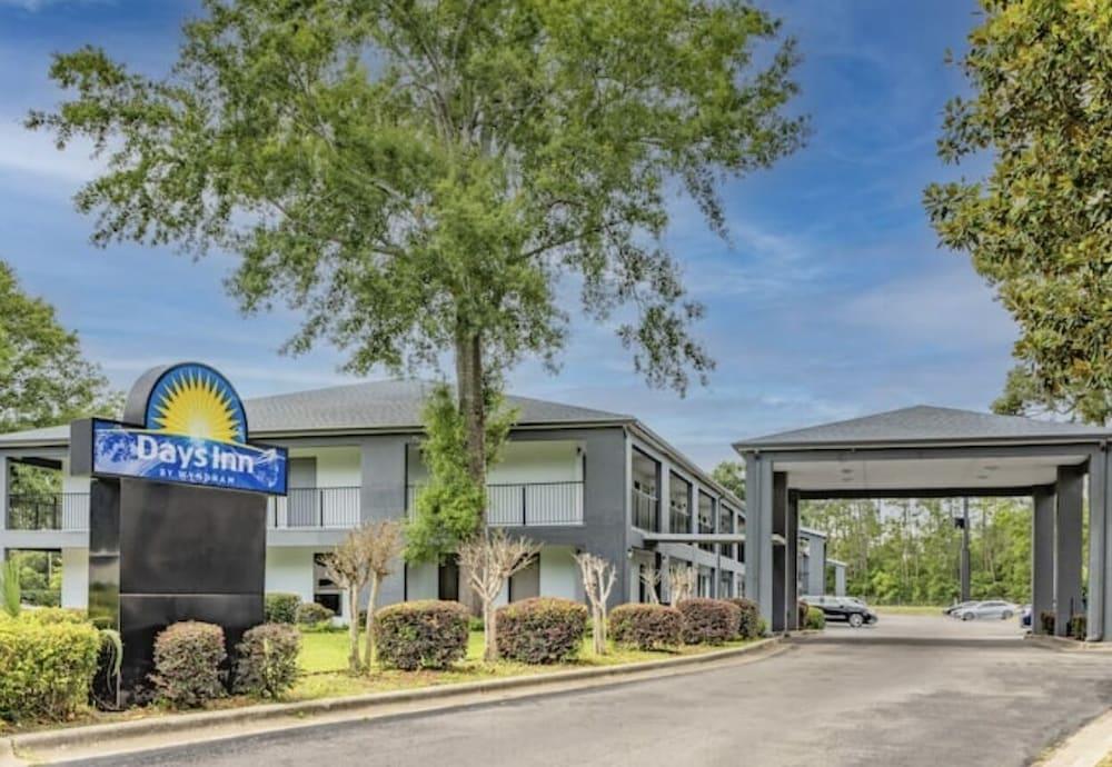 Days Inn By Wyndham Pensacola I-10 Ferry Pass Екстер'єр фото
