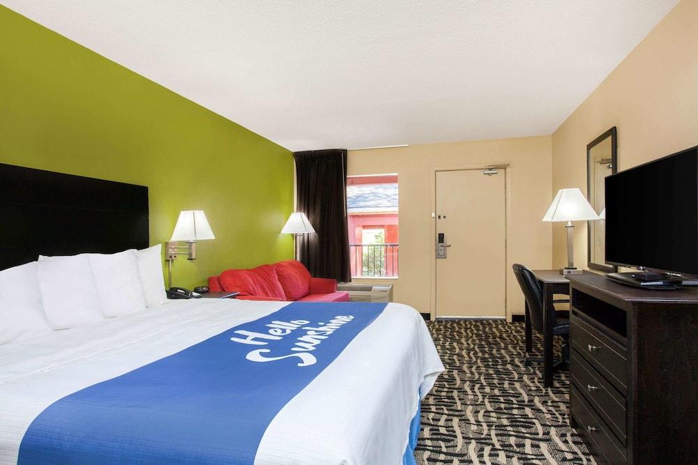 Days Inn By Wyndham Pensacola I-10 Ferry Pass Екстер'єр фото